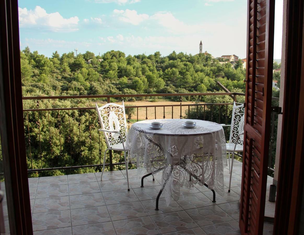 Apartmani Nada Seget Vranjica Extérieur photo