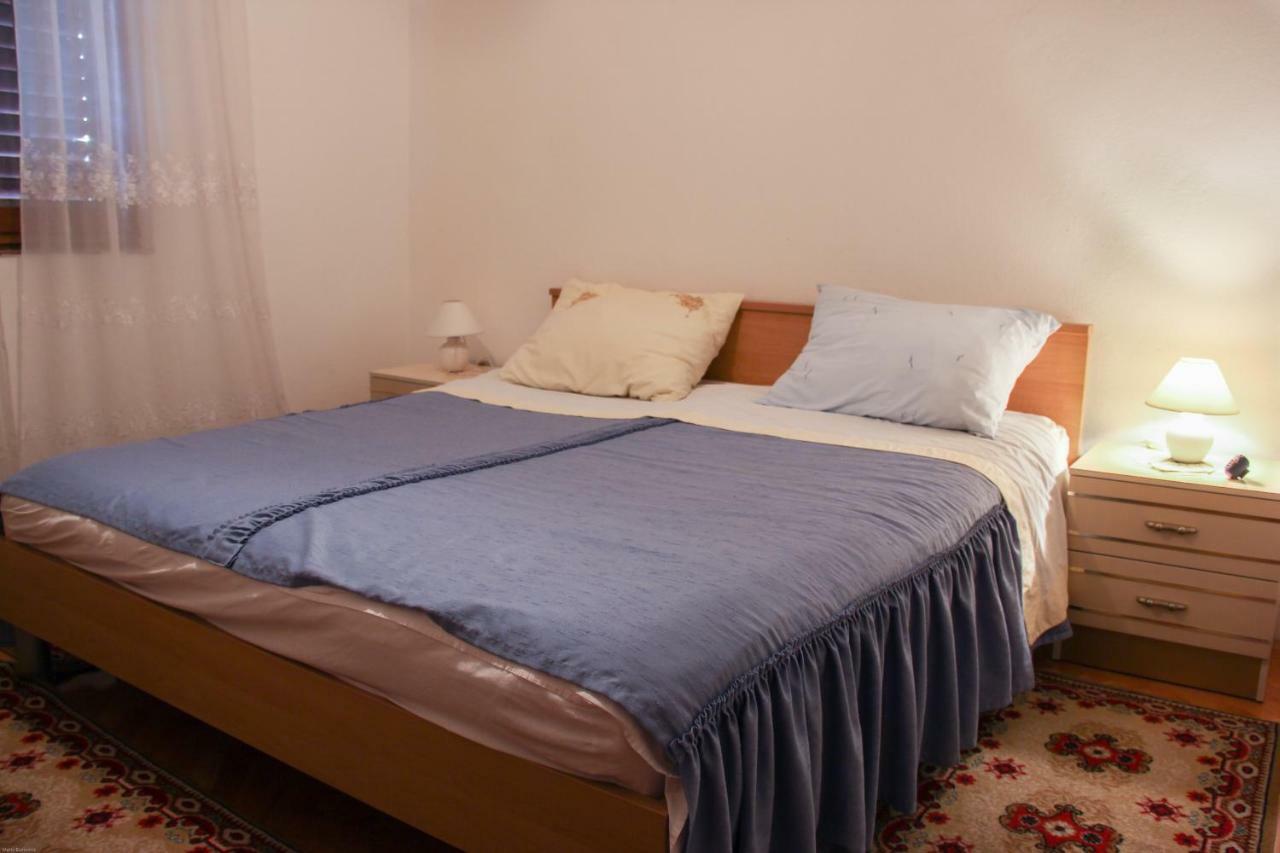 Apartmani Nada Seget Vranjica Extérieur photo