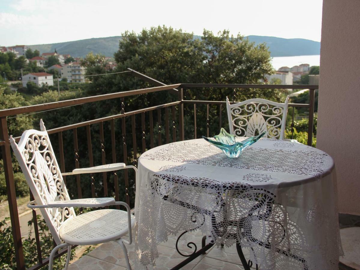 Apartmani Nada Seget Vranjica Extérieur photo
